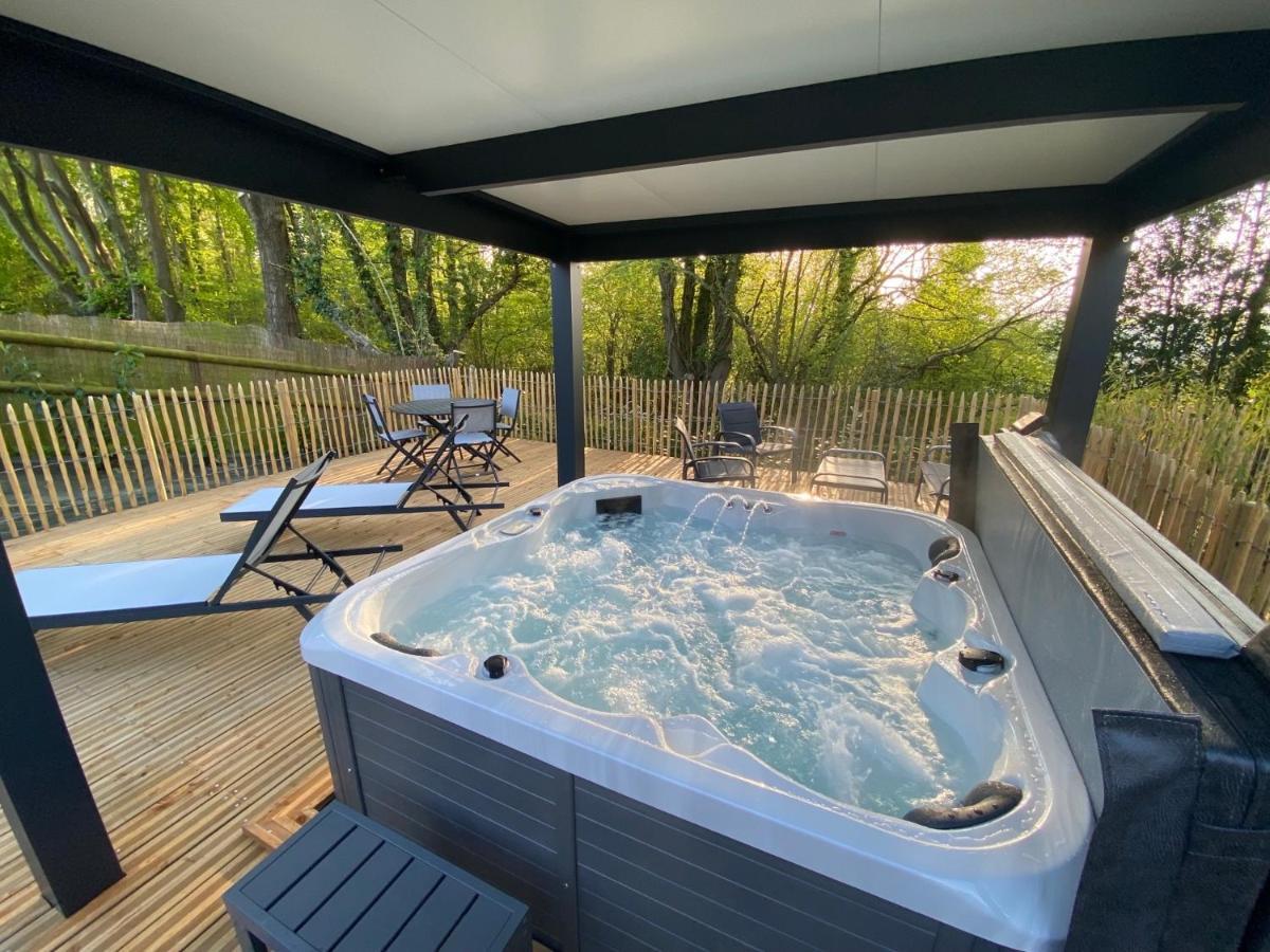 Domaine Du Gros Chene - Terrasses Avec Jacuzzis Privatifs Apartment Ablon Ngoại thất bức ảnh