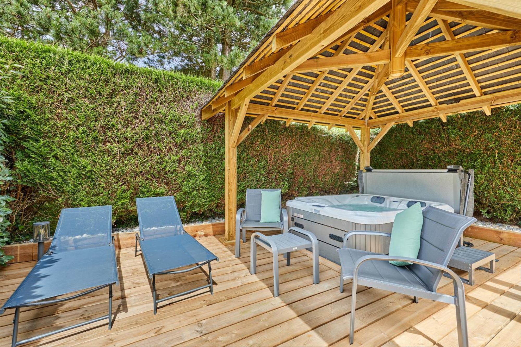 Domaine Du Gros Chene - Terrasses Avec Jacuzzis Privatifs Apartment Ablon Ngoại thất bức ảnh